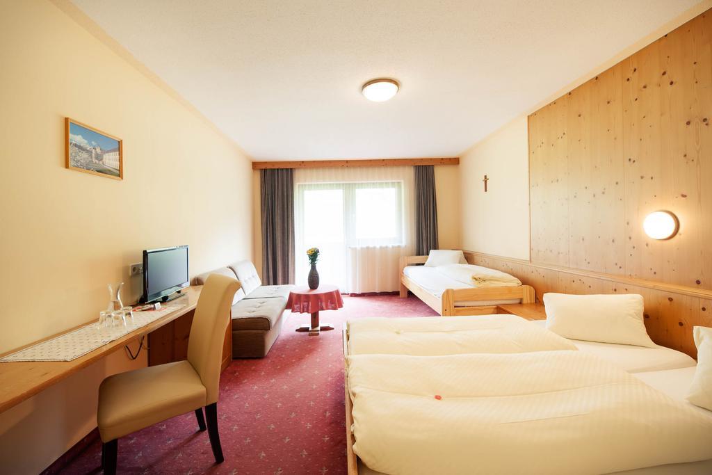 Hotel Steuxner Neustift im Stubaital Værelse billede