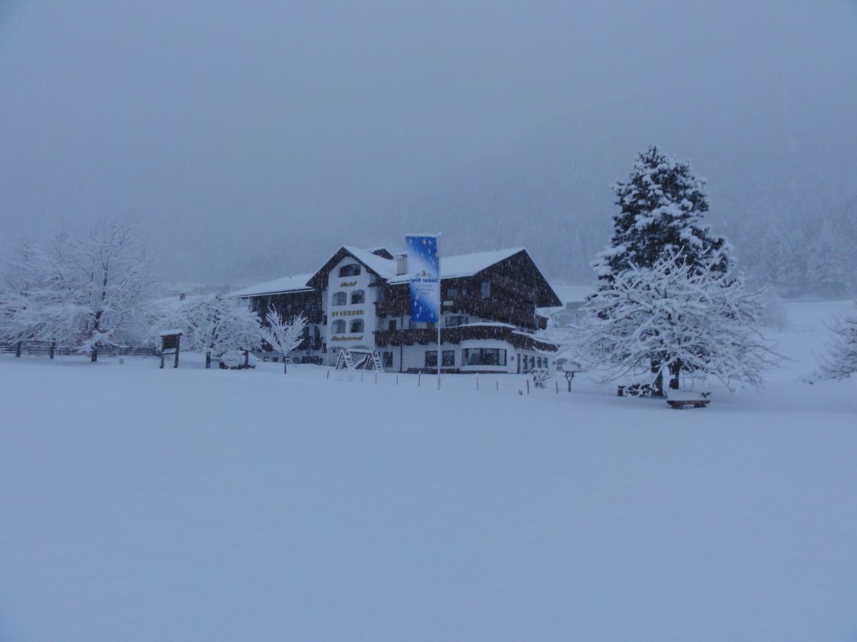 Hotel Steuxner Neustift im Stubaital Eksteriør billede